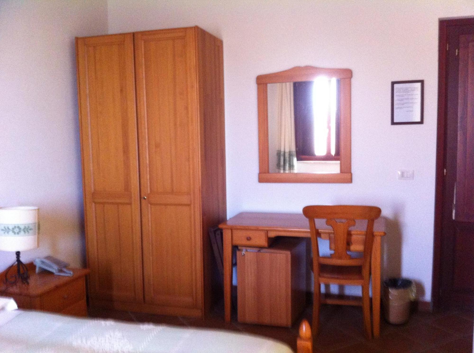 Hotel Su Nuraxi Barùmini Zimmer foto